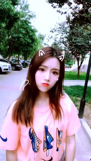 搞笑娱乐吃瓜少女视频